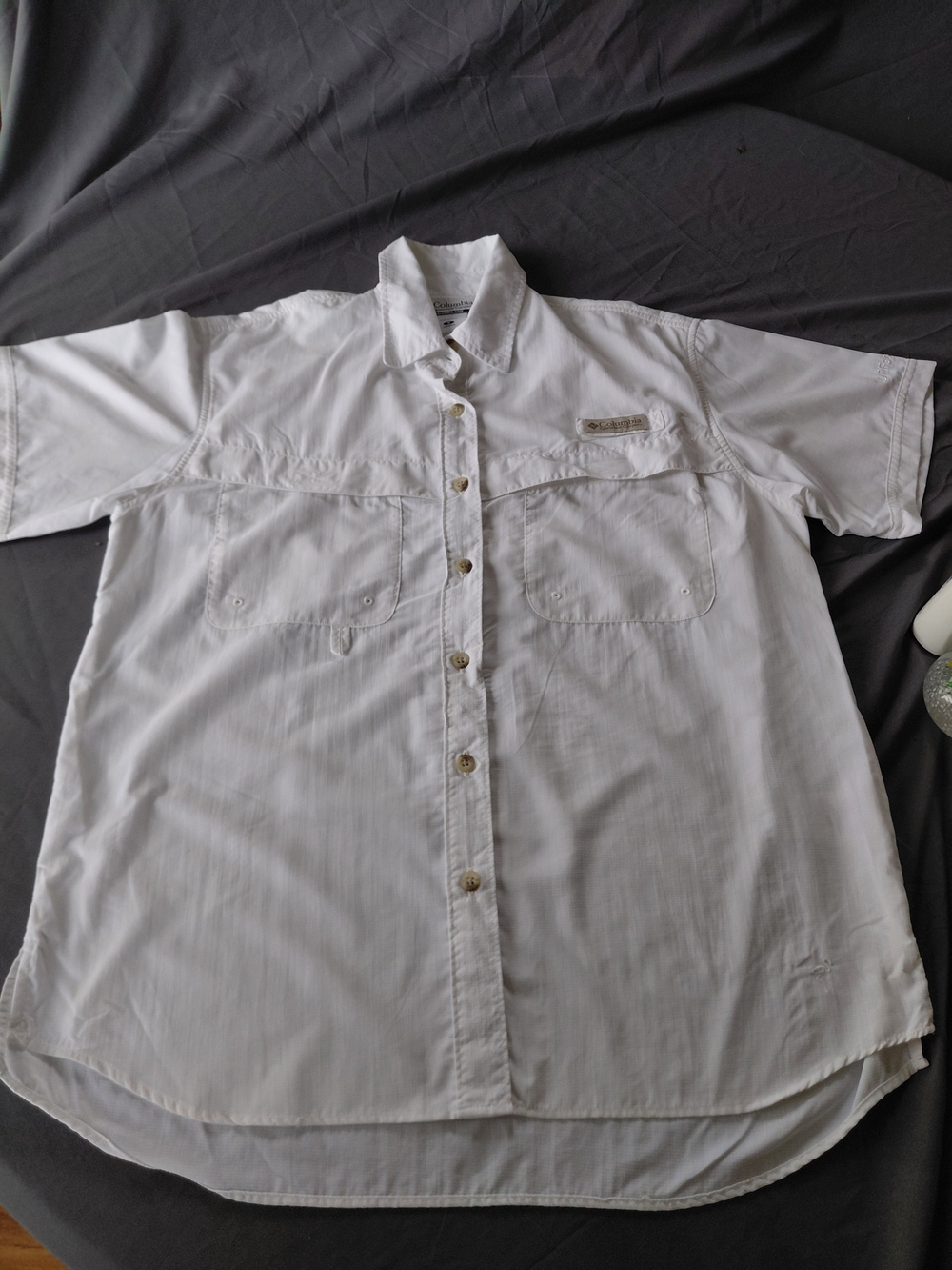 Columbia White Short Sleeve SPF 30 Fishing Shirt.